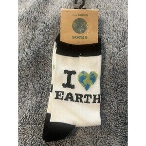 NWT Womens think Green Novelty Crew Socks - I Heart Earth Size 9-11